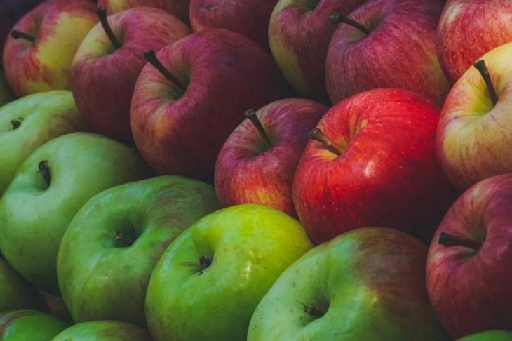 В России резко выросли розничные цены на яблоки