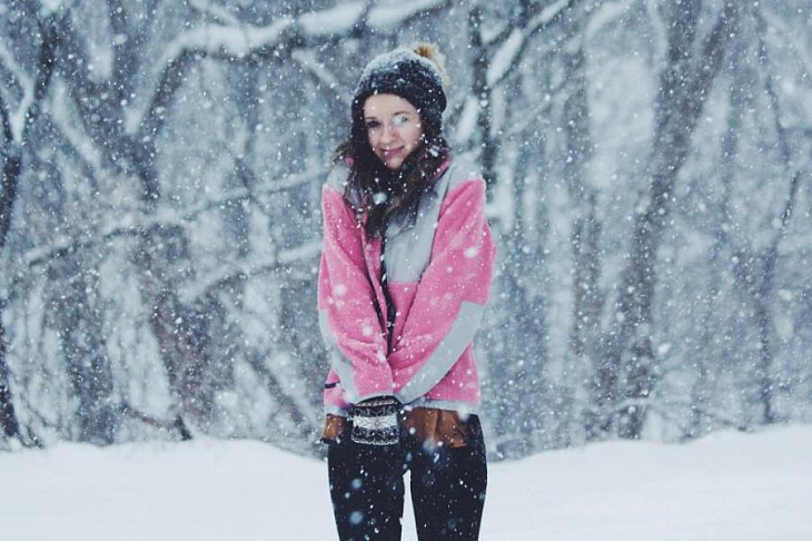 Врач-трихолог объяснила важность ношения шапки