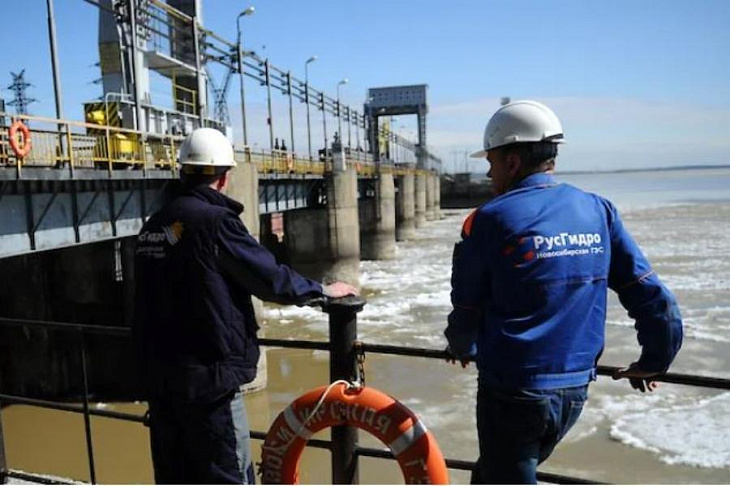 «РусГидро» поднялась на высокой воде