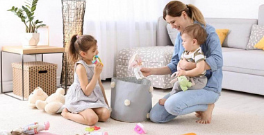 Как приучить ребенка убирать свои игрушки?