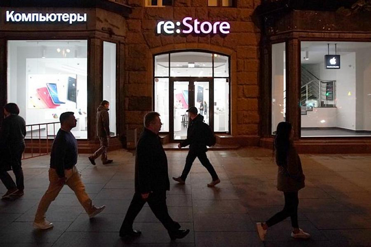 Продажи новых iPhone 12 и 12 Pro стартовали в России