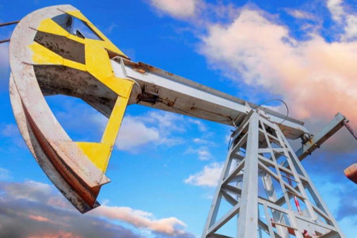 Цена нефти Brent впервые за две недели опустилась ниже $70