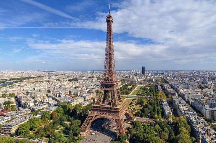 Продажи автомобилей во Франции сократились в июле на 35%