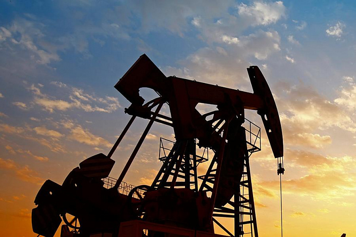 Bloomberg сообщил об отказе России от увеличения добычи нефти