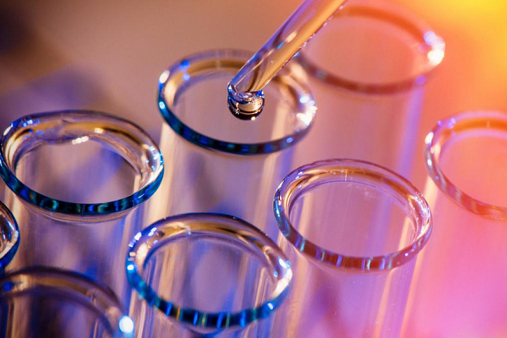 Инвесторы отказываются от биотехов. Акции падают, объем шортов растет