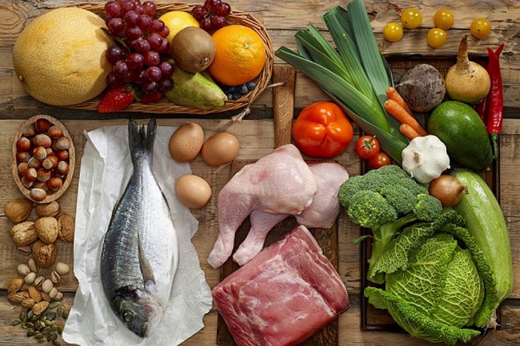 Диетолог перечислил вредные при коронавирусе продукты