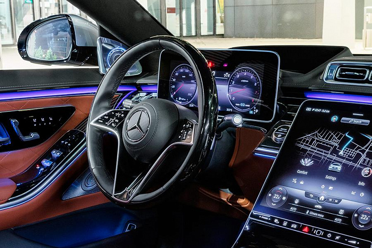 Глаз радуется. Топ-10 самых красивых приборок и медиасистем 