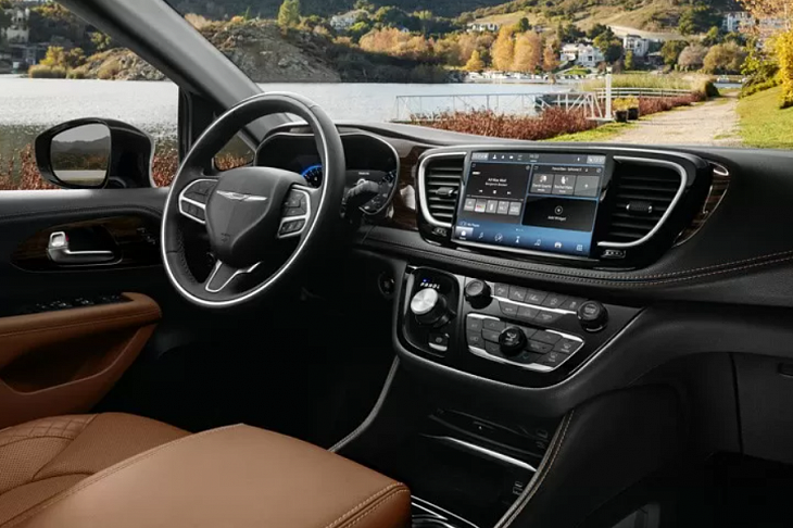 Stellantis сокращает выбор: у минивэна Chrysler Pacifica будет меньше гибридных версий