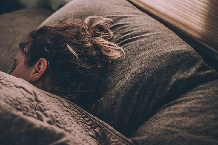 Коуч, пропагандирующая отказ от сна, вызвала возмущение в сети