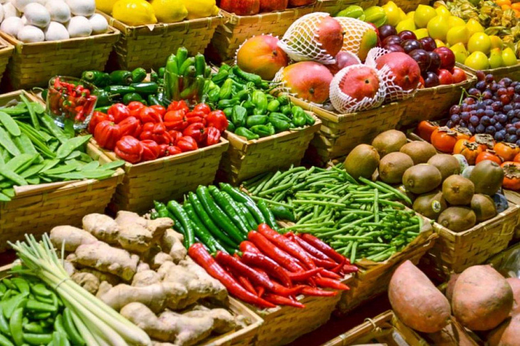 Совфед намерен обязать торговые сети продавать товары местных производителей 