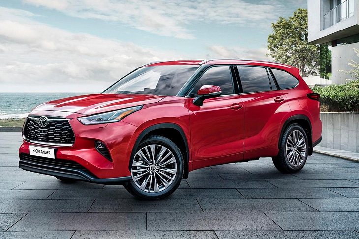 Toyota назвала российские цены на Highlander нового поколения.