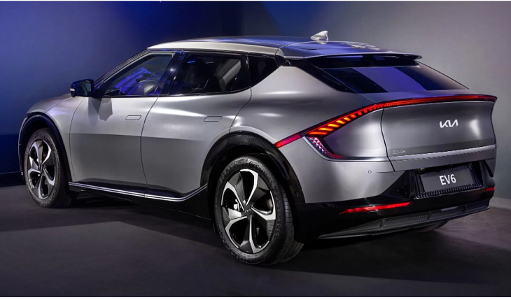 Kia EV6 выйдет на российский рынок в 2022 году. Розетки «подвезут» попозже