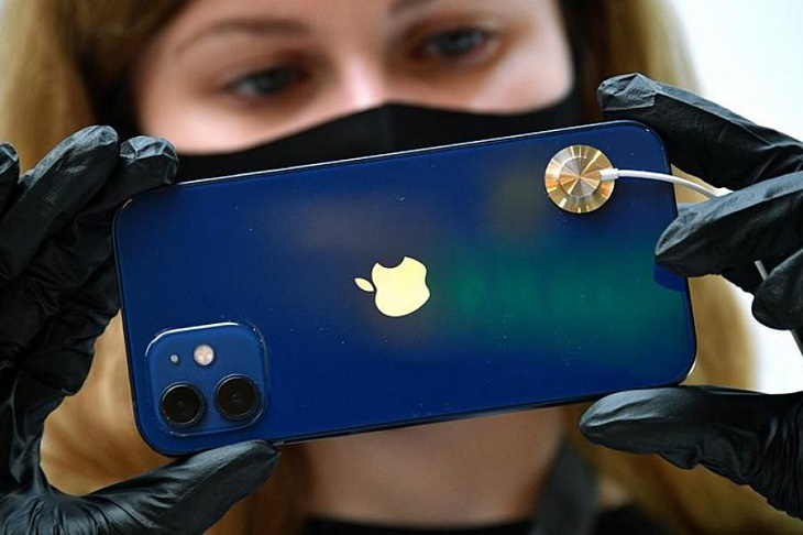Apple предупредила о возможной опасности для здоровья из-за iPhone 12