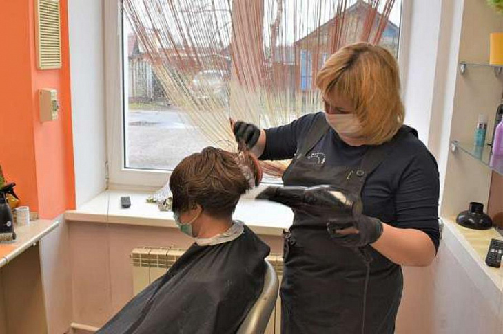 Роспотребнадзор разрешил открыть салоны красоты