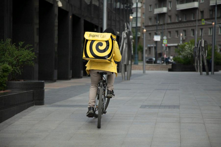 «Яндекс. Еда» и «Яндекс. Лавка» выделят 200 млн рублей на обеды курьерам
