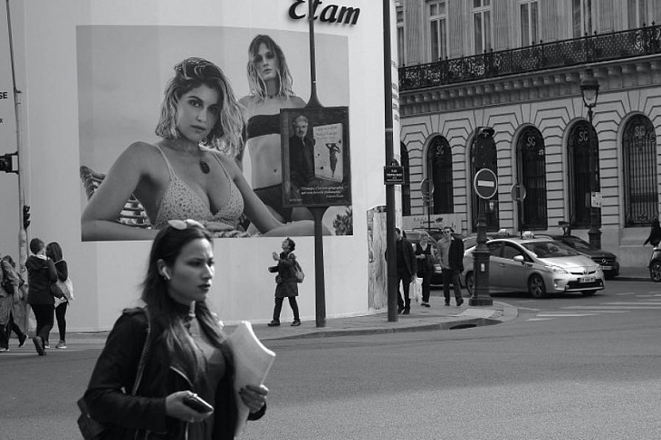 Врач объяснил рост груди у женщин после вакцинации от ковида