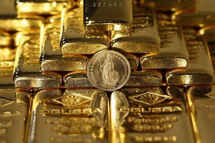 Россияне приобрели рекордный с 2014 года объем золотых слитков