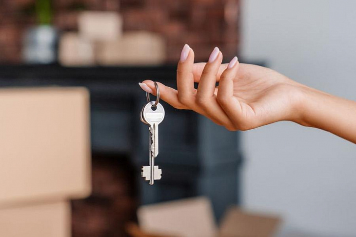 Стоит ли продавать квартиру в Москве до Нового года или лучше подождать