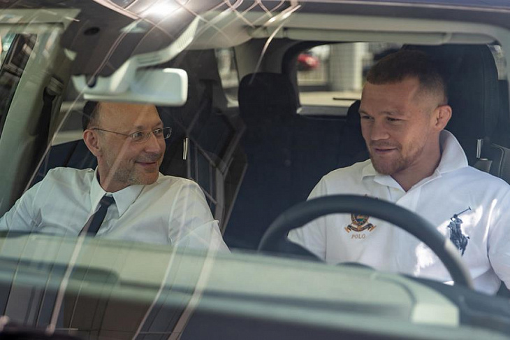 «Он как Хабиб, но для другой аудитории»: как парень из сибирской деревни стал чемпионом UFC и заработал $1 млн