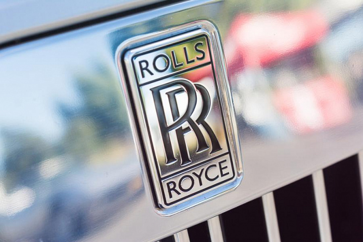 Жители России купили рекордное количество Rolls-Royce