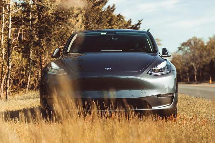 Tesla прекратила принимать заказы на самую дешевую версию Model Y