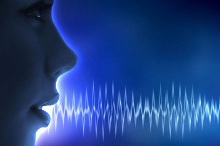 Почему взрослые разговаривают с детьми высоким голосом?