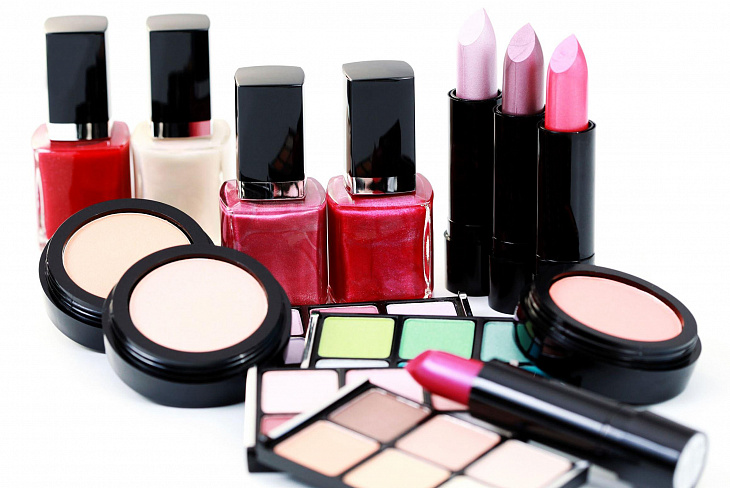 Онлайн-спрос на зарубежную косметику в РФ снизился на 41%