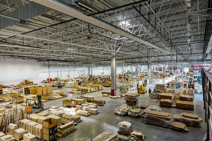 Мебельный холдинг «Ангстрем» открыл новую крупную фабрику