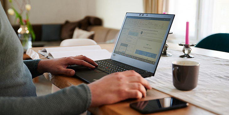 Сидим дома: 4 совета дизайнеров, как обустроить рабочее место на удаленке 