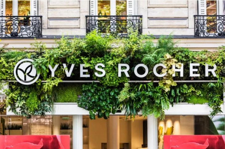 «СберМаркет» выходит в non-food категорию с запуска доставки из магазинов Yves Rocher