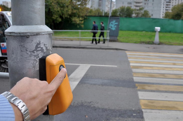 Власти Москвы объяснили, как изменили дороги для удобства пешеходов 