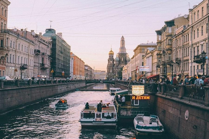 В Петербурге с 1 ноября вводятся QR-коды