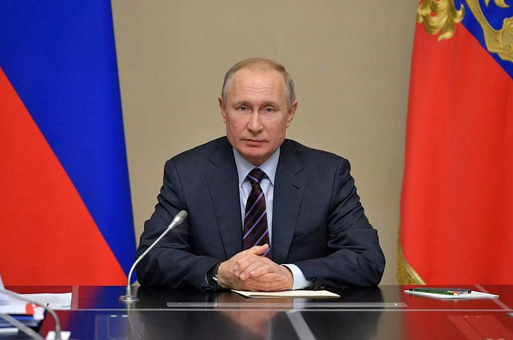 Путин поручил проработать цифровизацию в сфере оформления трудовых отношений