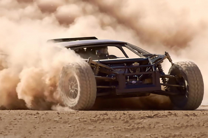 Суперкар Lamborghini Huracan превратили в «пустынного прыгуна». Видео 