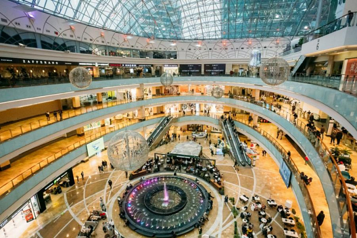 На новогодних праздниках в ТЦ вернулись покупатели