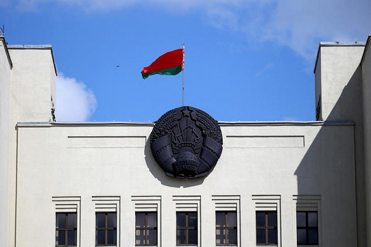 Протесты против Лукашенко обвалили белорусский долг. Можно ли на нем заработать?